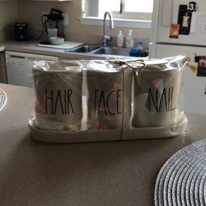 Rae Dunn. Makeup holder